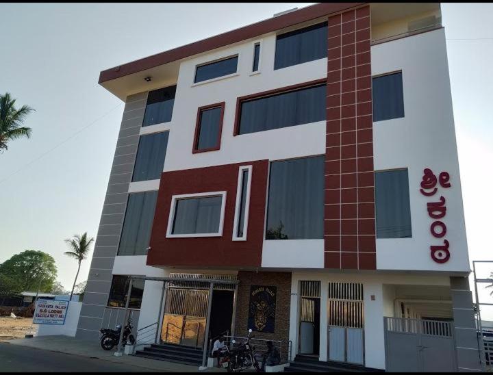 Ss Lodge Devanahalli Eksteriør bilde